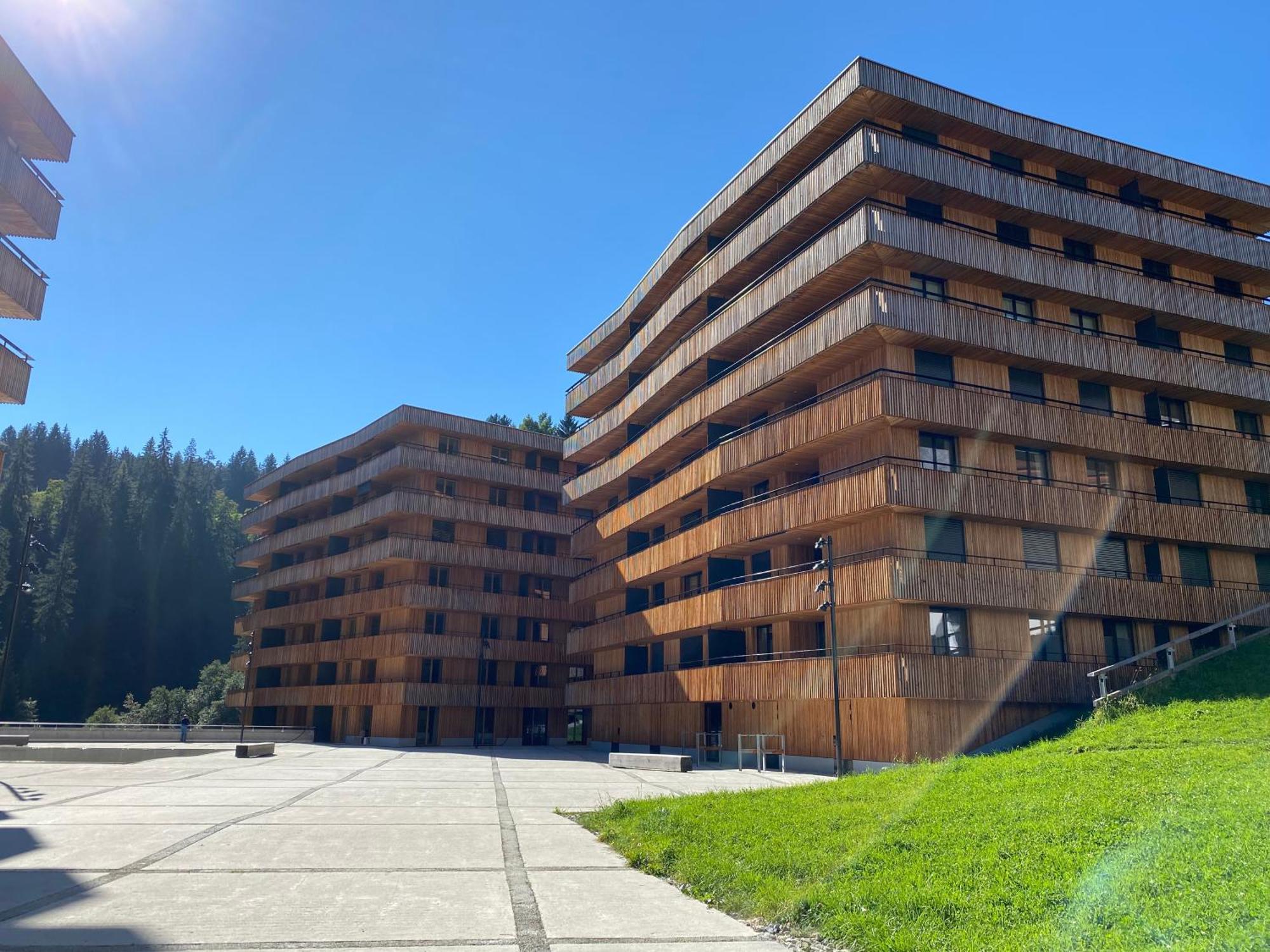 Stilvolle Ferienwohnung Direkt An Der Skipiste Flims Buitenkant foto